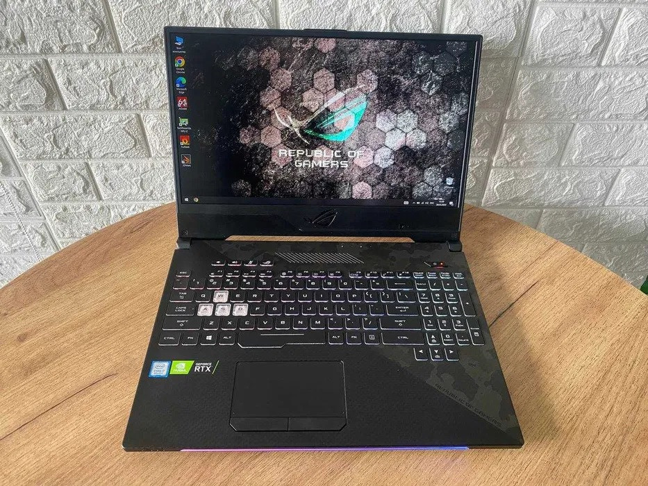 Ноутбук Asus ROG SCAR 15.6" FHD IPS 144Hz i7 8750H 16Gb SSD 512Gb RTX 2070 Б/В