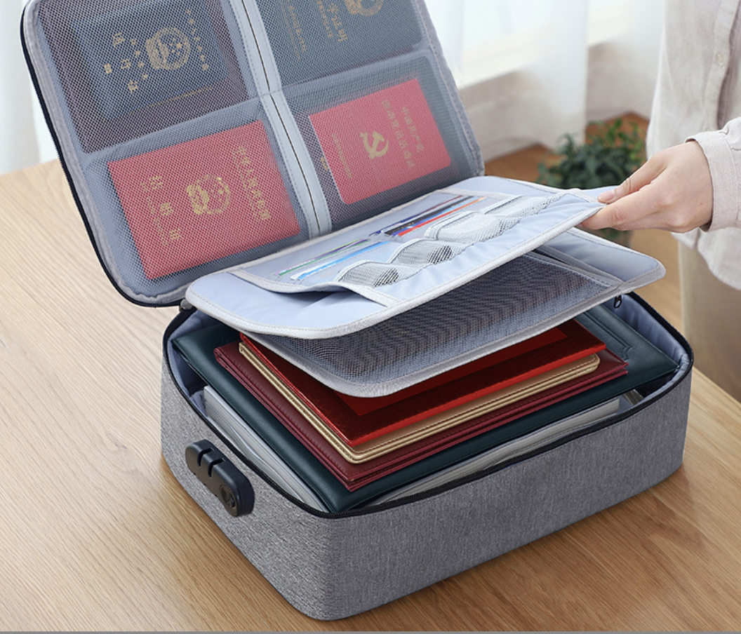 Дорожня Папка для документів А4 з кодовим замком / Сімейний органайзер для документів з замком / Папка-органайзер для паспортів, фото 1