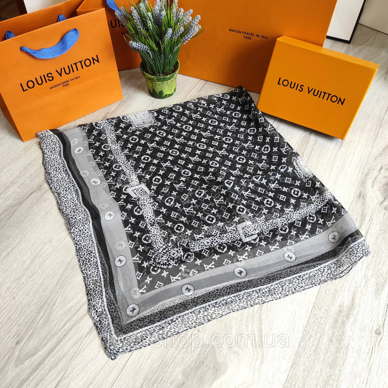 Тонка хустка Louis Vuitton