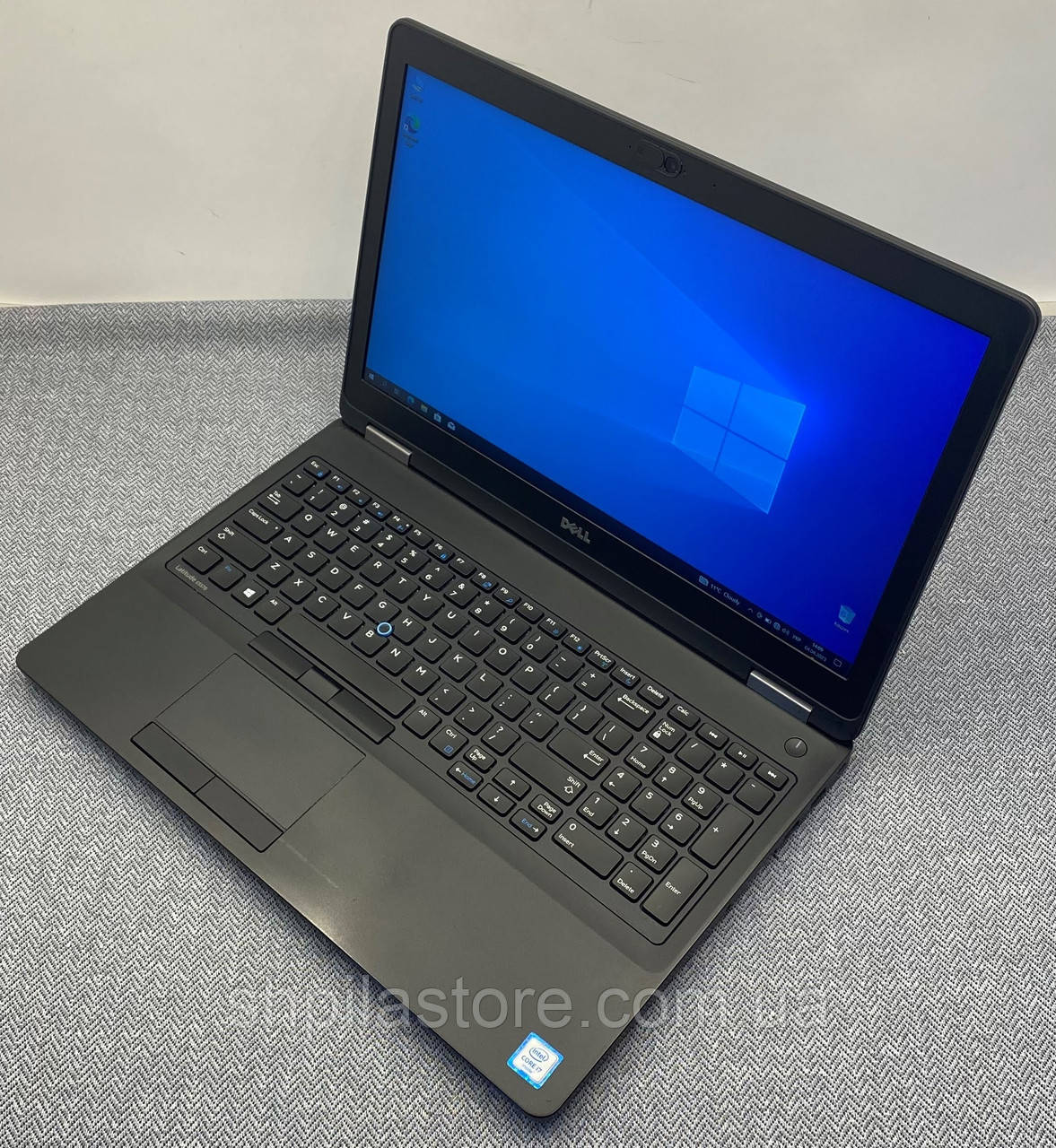 Ноутбук Dell Latitude 5570 15,6/FHD/i7-6600U/16 Gb DDR4/256 Gb SSD/AMD R7 M360