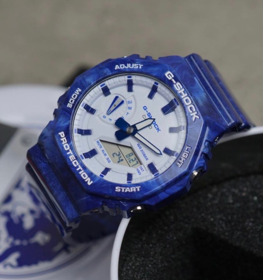Годинник Casio G-Shock GA-2100BWP-2A Blue and White Limited Edition