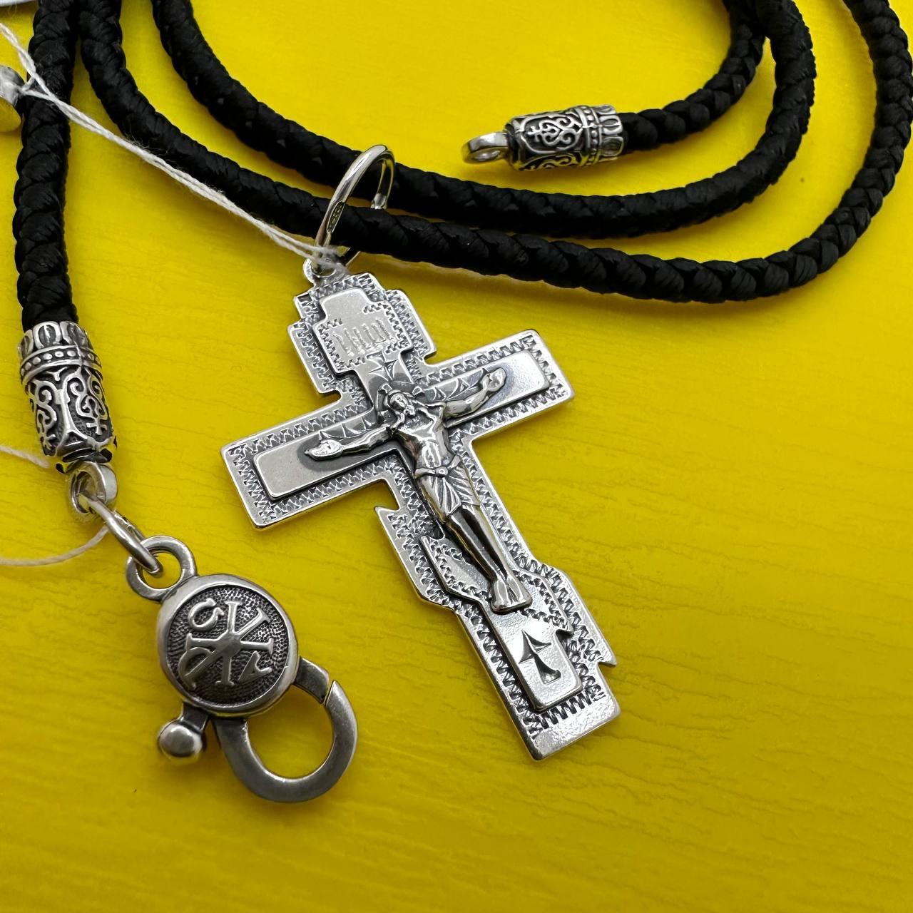 Шелковый шнурок с серебряным замком и крестик в интернет-магазине «Family Jewelry»