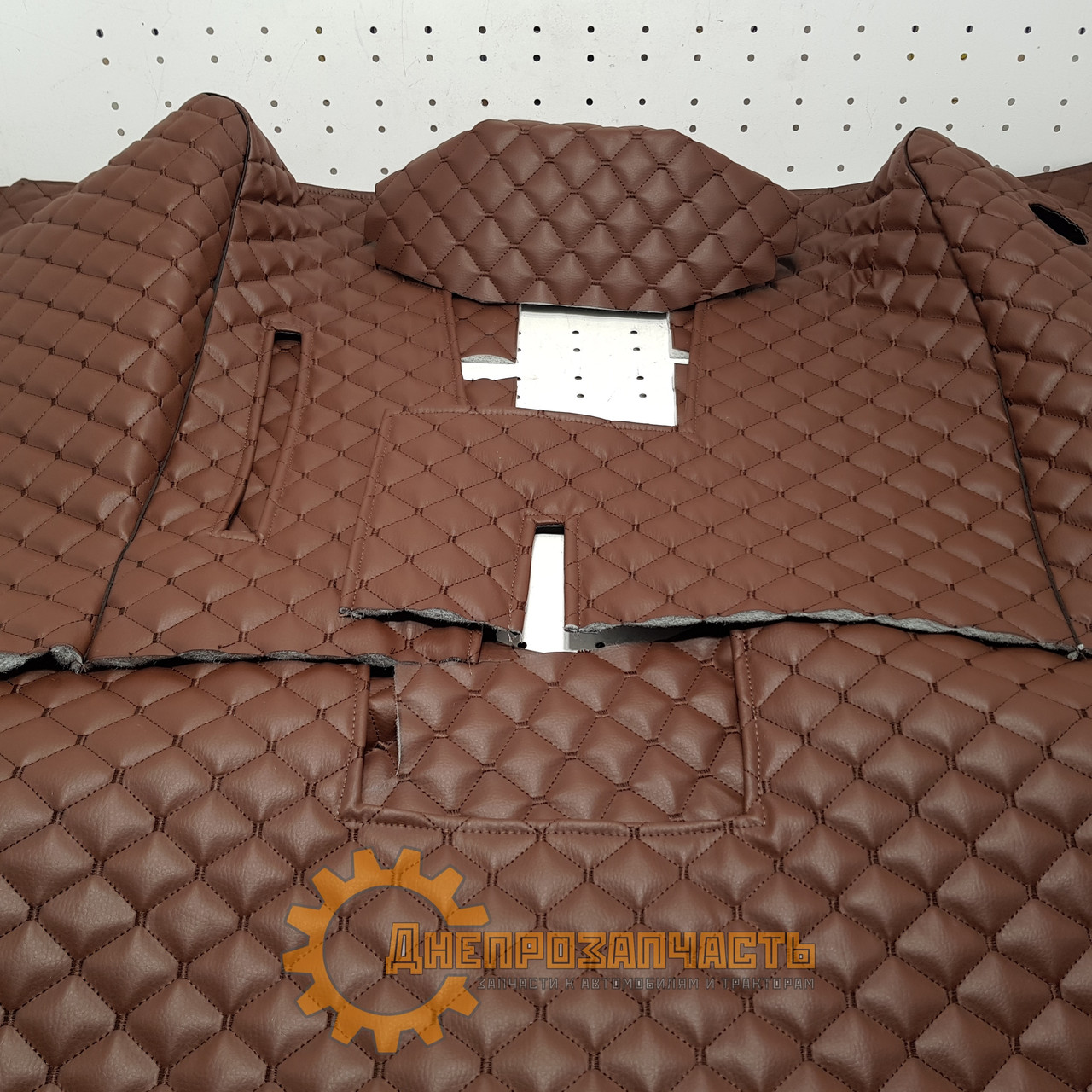 Обшивка ЮМЗ  ⁇  Шумоізоляція ЮМЗ  ⁇  рутик на підлозі КЛ, фото 1