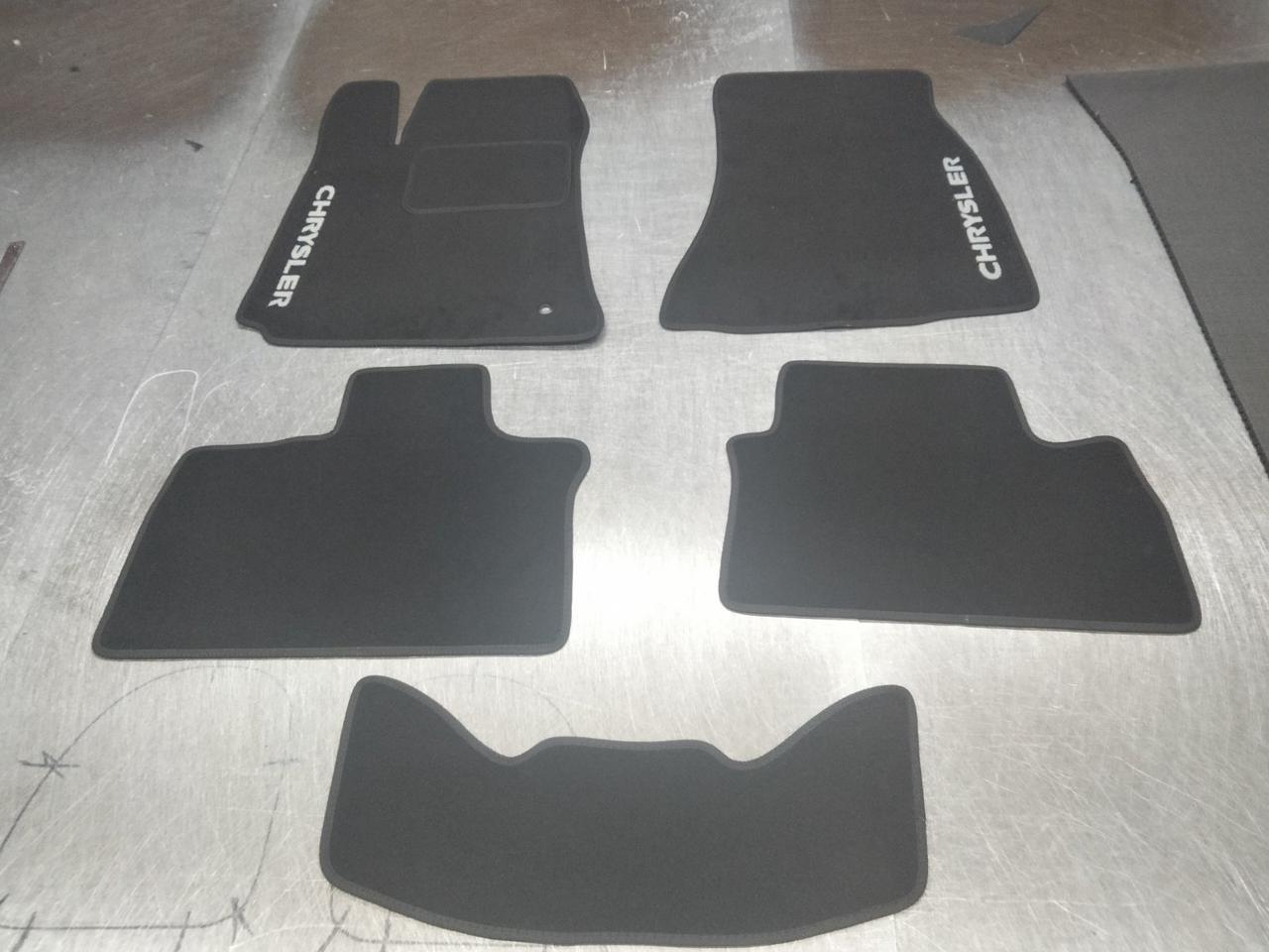 Ворсові килимки в салон для Chrysler Pacifica MKII 2016-
