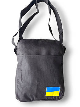 Чоловіча сумка чорна тканинна через плече на блискавці з кишенею Kay