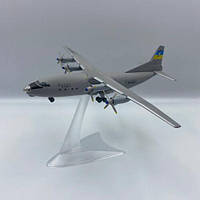 Коллекционная модель самолета Антонов Ан-12 Busol Airline UR-11348 (KUM) 1:200