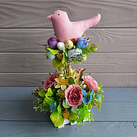 Композиція з квітами та пташкою до Пасхи