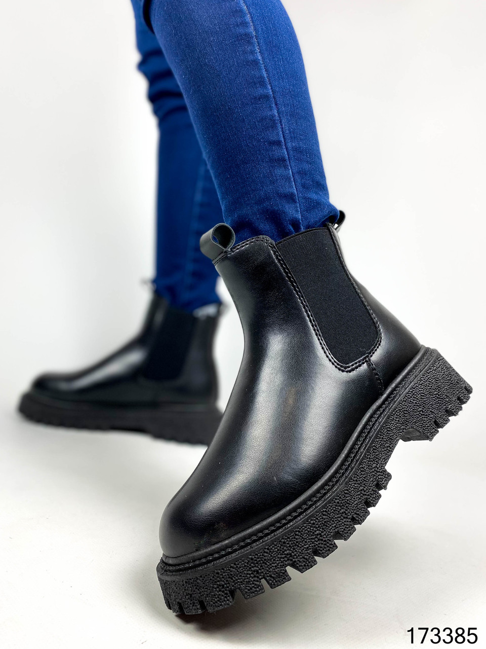 Женские зимние ботинки из эко кожи черные на меху - фото 2 - id-p1819386531