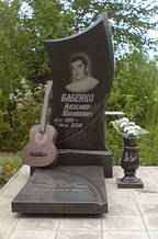 Пам'ятник на могилу з гітарою