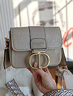 Женская сумка клатч Кристиан Диор бежевая глянцевая с широким ремешком