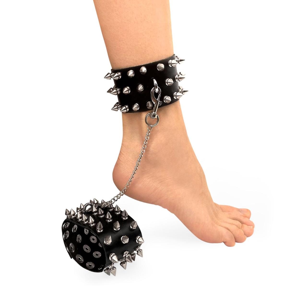 Окови з шипами БДСМ із натуральної шкіри чорного кольору Art of Sex Rose Кайф, фото 1