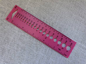 Лінійка для вимірювання діаметра спиць та гачків