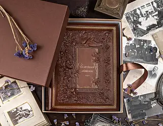 Книги Роду із натуральної шкіри