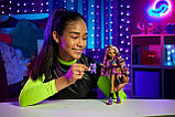 Лялька Монстер Хай Клодін Вульф Monster High Clawdeen Wolf Doll G3 з аксесуарами та собачкою HHK52 Mattel Оригінал, фото 6