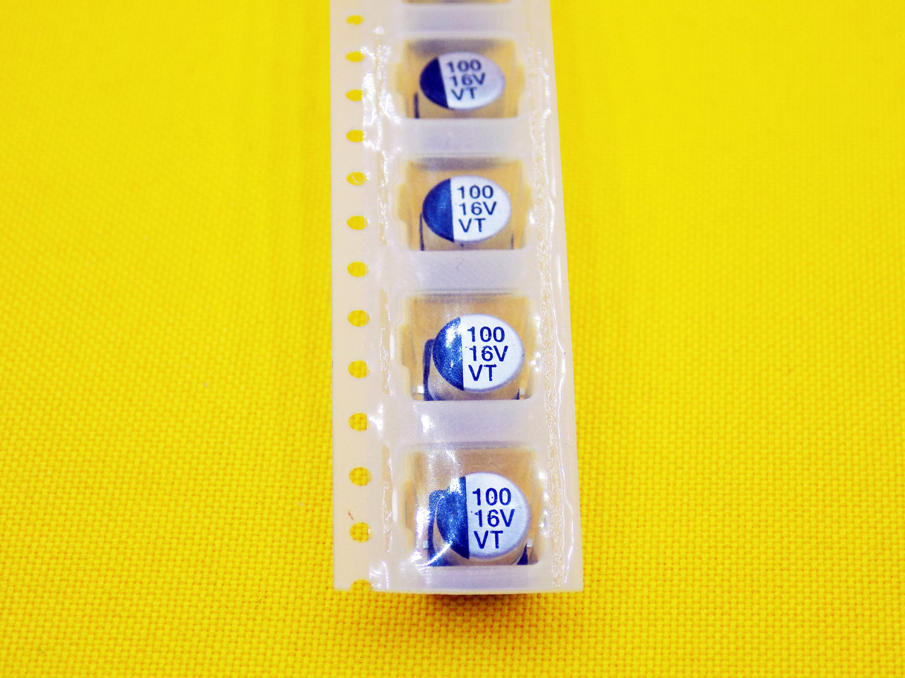 Конденсатори 16 v 100mF Al SMD