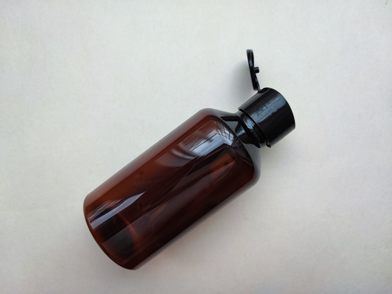 215мл/28мм Круглий коричневий з кришкою чорною фліп-топ 28 мм, ПЕТ пляшка флакон, пластиковий, пластмасовий