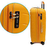 Пластикова валіза середня 70 л Snowball Robust жовта, фото 7