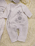 Мусліновий комбінезон + шапочка для немовлят 56-62 розмір, білий з глітером срібні зірки