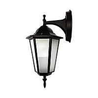 Настенный уличный светильник черный металлический плафон матовое стекло 20х37 см