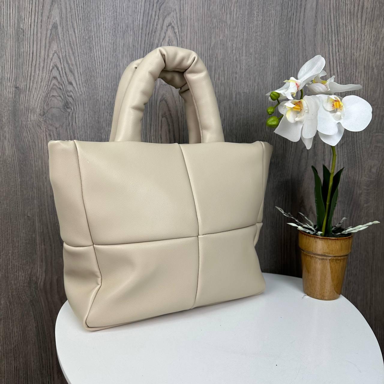 Женская дутая сумочка на плечо, качественная классическая мягкая сумка для девушек под Zara Бежевый - фото 3 - id-p1820972169