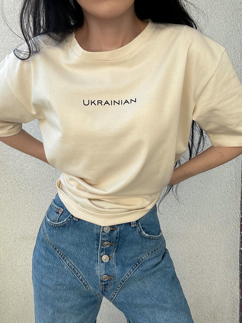Жіноча футболка вільного крою з розрізами «Ukrainian»
