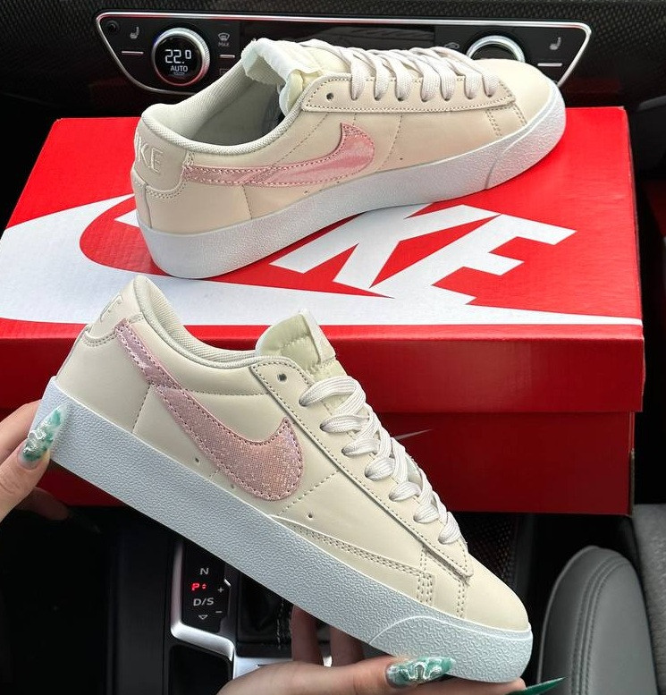 Жіночі кросівки кеди Nike Blazer Low '77 Vintage White Black осінь весна шкіра бежеві. Живе фото, фото 1