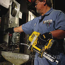 Пістолет маcляний акумуляторний DeWALT DCGG571M1, фото 3