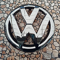 Эмблема - знак Volkswagen Golf 6 2008-2013 перед 136 мм