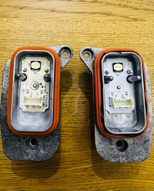 LED модулі управління фарою L and R DRL BMW І3 63118495579 63118495580
