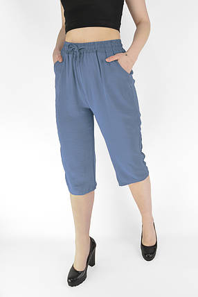 Бриджі жіночі віскоза Капрі літні у яскравих кольорах 3XL — 7XL Kenalin Блакитний колір, фото 2