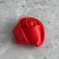 Декоративная атласная роза 4 см - красный