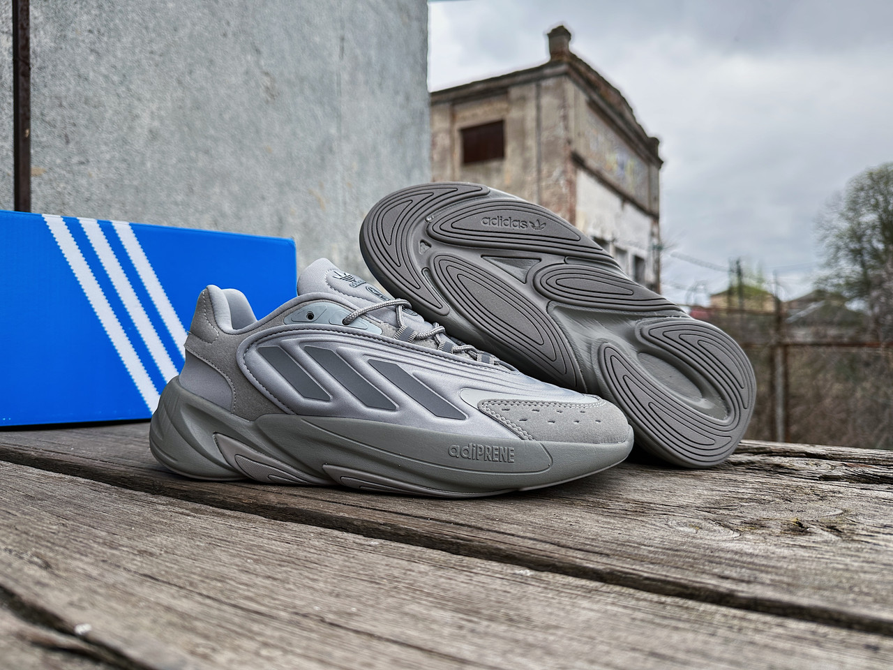 Чоловічі кросівки Adidas Ozelia Grey сірі