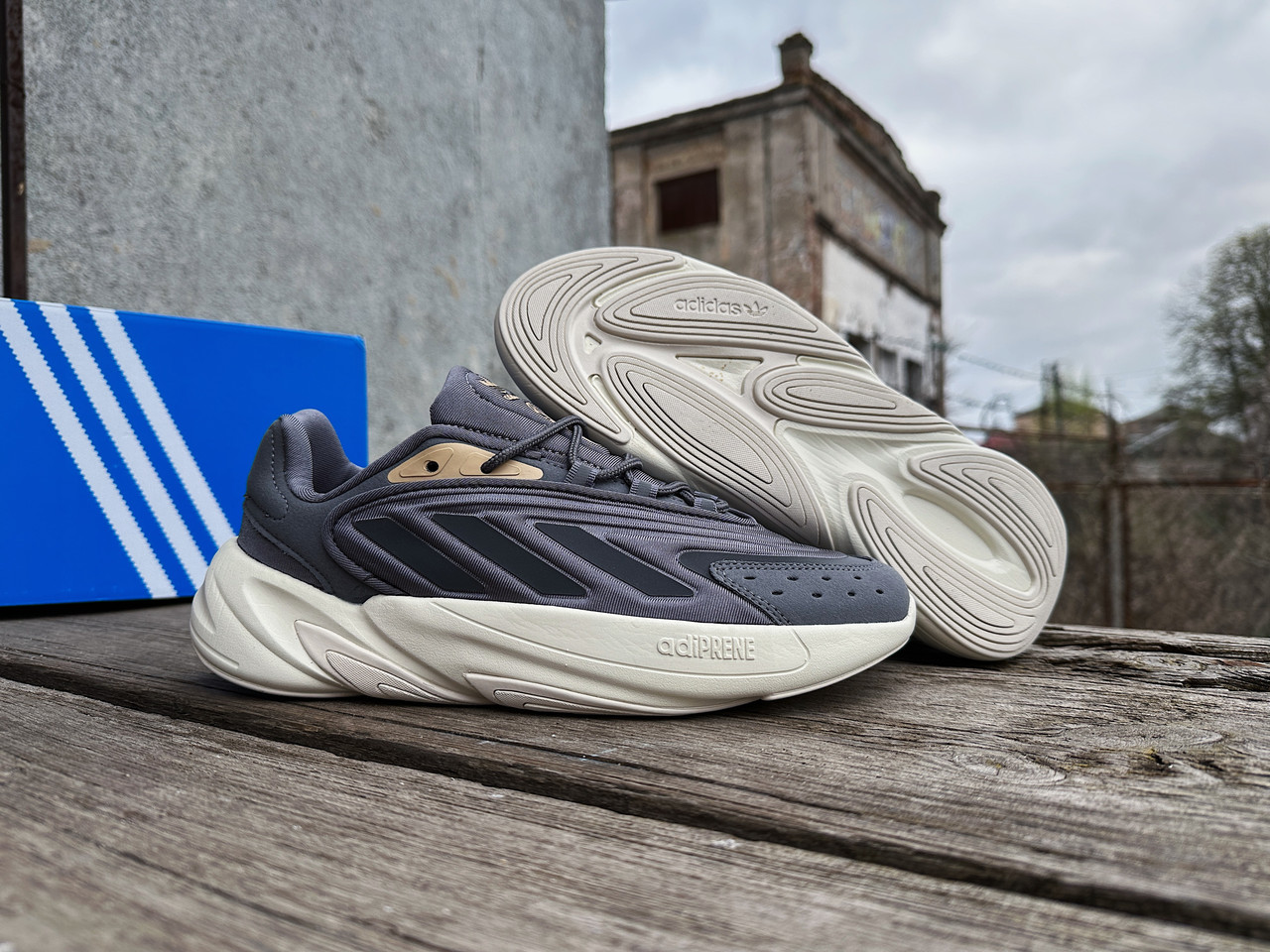 Чоловічі кросівки Adidas Ozelia Grеy Gold сірі