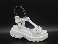 Шкіряні босоніжки на танкетці. Erisses. Маленькі розміри (33, 34).