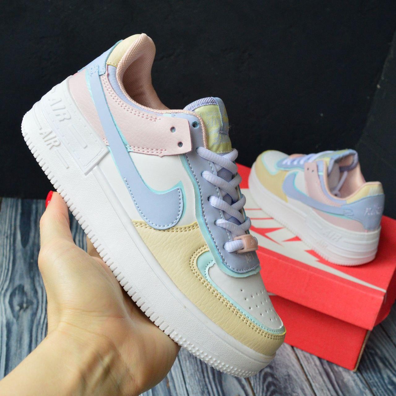 Модні кроссівки для дівчат Nike Air Force 1. Різнокольорове взуття Найк Аір Форс 1.