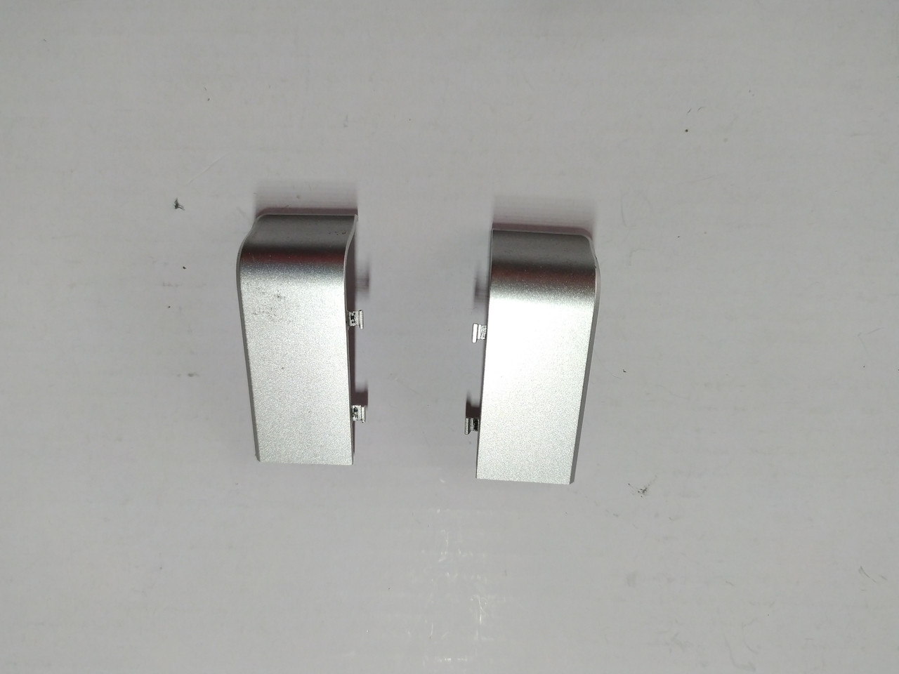 Dell XPS M1530, PP28L заглушки на петлі бу