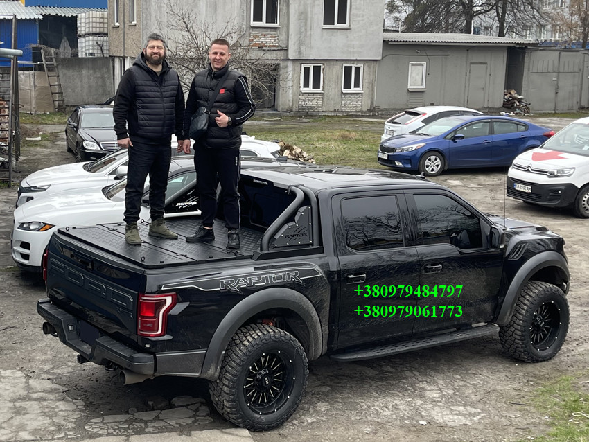 Кришка кузова пікапа і ролл бар, дуги для пікапа. Ролл бар, дуги и силовая крышка на кузов пикапа. Truck bed tonneau cover with ro