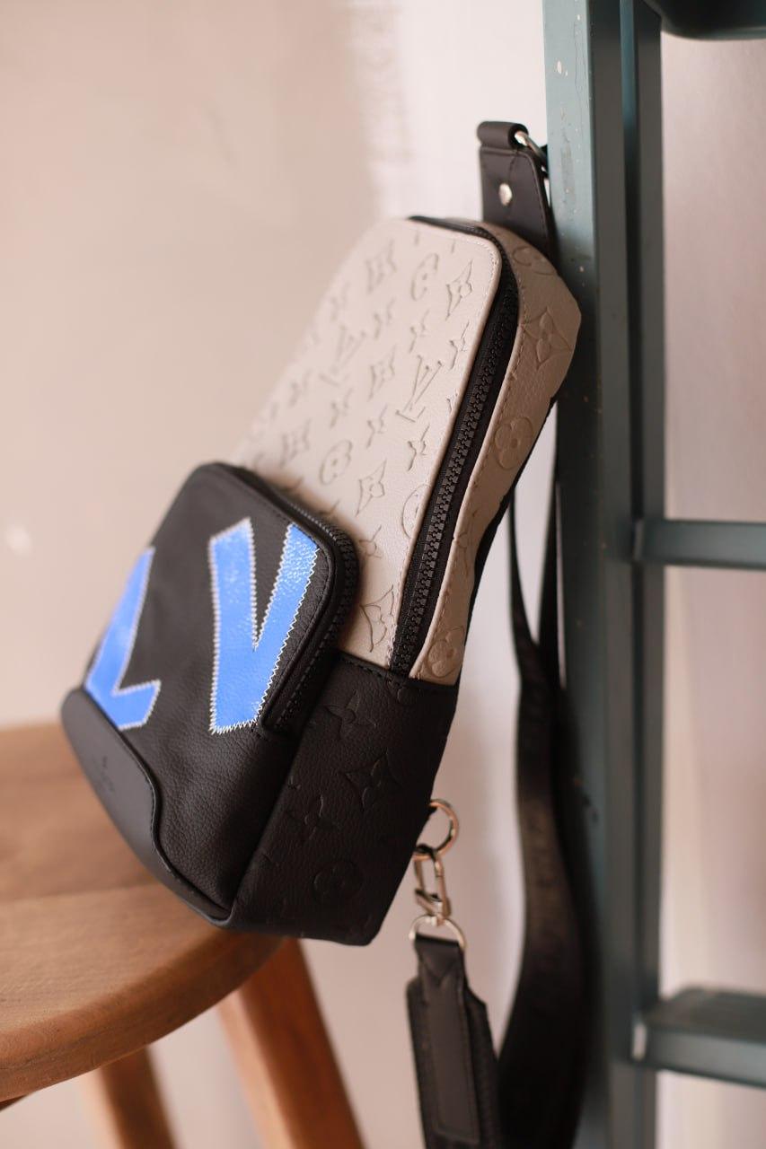 Сумка-слінг чоловіча Louis Vuitton