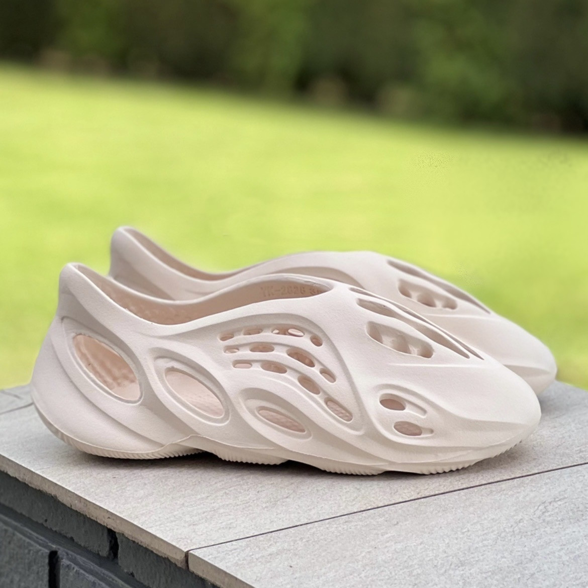 АКЦІЯ! Кросівки тапочки Adidas Yeezy Foam Runner бежеві повномірні