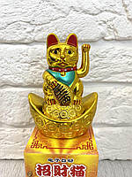 Щасливий кіт Манекі Неко на чаші достатку — приваблює удачу, багатство, щастя, любов і процвітання