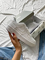 Белые кроссовки для мужчин и женщин Найк Аир Форс. Классные кроссы унисекс Nike Air Force 1 Lux.