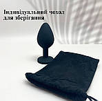 Анальна пробка силіконова М із червоним кристалом та чохлом. Чорна, фото 3