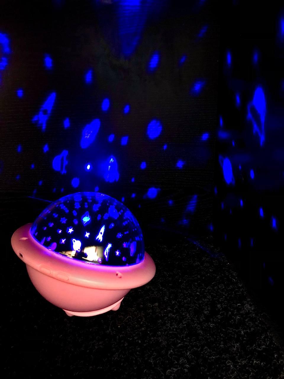 Детский аккумуляторный ночник UFO НЛО Розовый Ночник проектор звездное небо - фото 4 - id-p1824274385