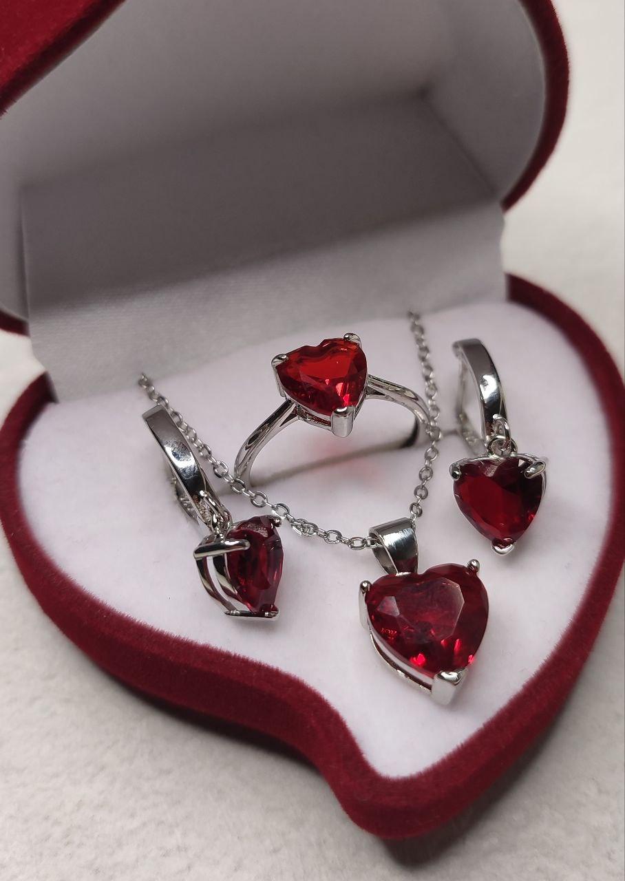 Набір сережки, каблучка та кольє "Сердечки червоний рубін у сріблі" солідний подарунок в коробочці для дівчини