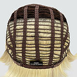 Перука коротка, красива об'ємна жіноча стрижка з термоволосся 160℃, колір блонд з темним корінням, фото 8