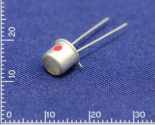 АЛ102АМ червоний, 5 мм, 0,13 мкд, циліндричний світлодіод