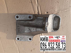 Кронштейн подушки двигуна правий VQ35DE Infiniti M35 Y50 2WD 11232EG001