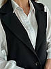 Елегантний видовжений Жіночий костюм з білої Блузи та Чорної Жилетки накидки, фото 4