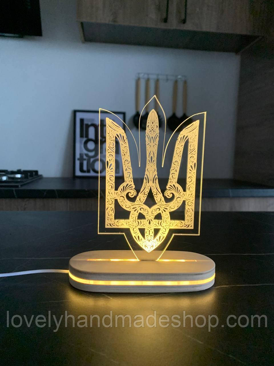 Світильник нічник,герб України,з USB роз'ємом , 16\10см