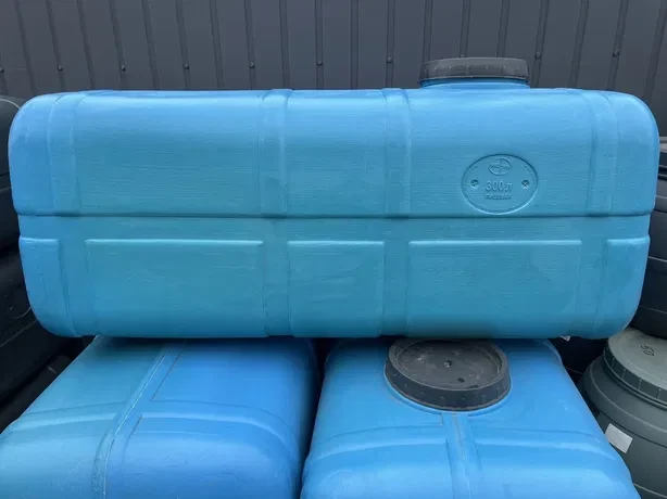 Ємність для води пластикова прямокутна харчова блакитна 300 л 2-шарова бак для води